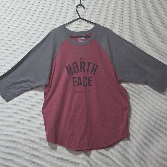 The North Face Long Sleeve Jersey Style Red and Gray 3/4 Tshirt Xxl - Picture 1 of 10